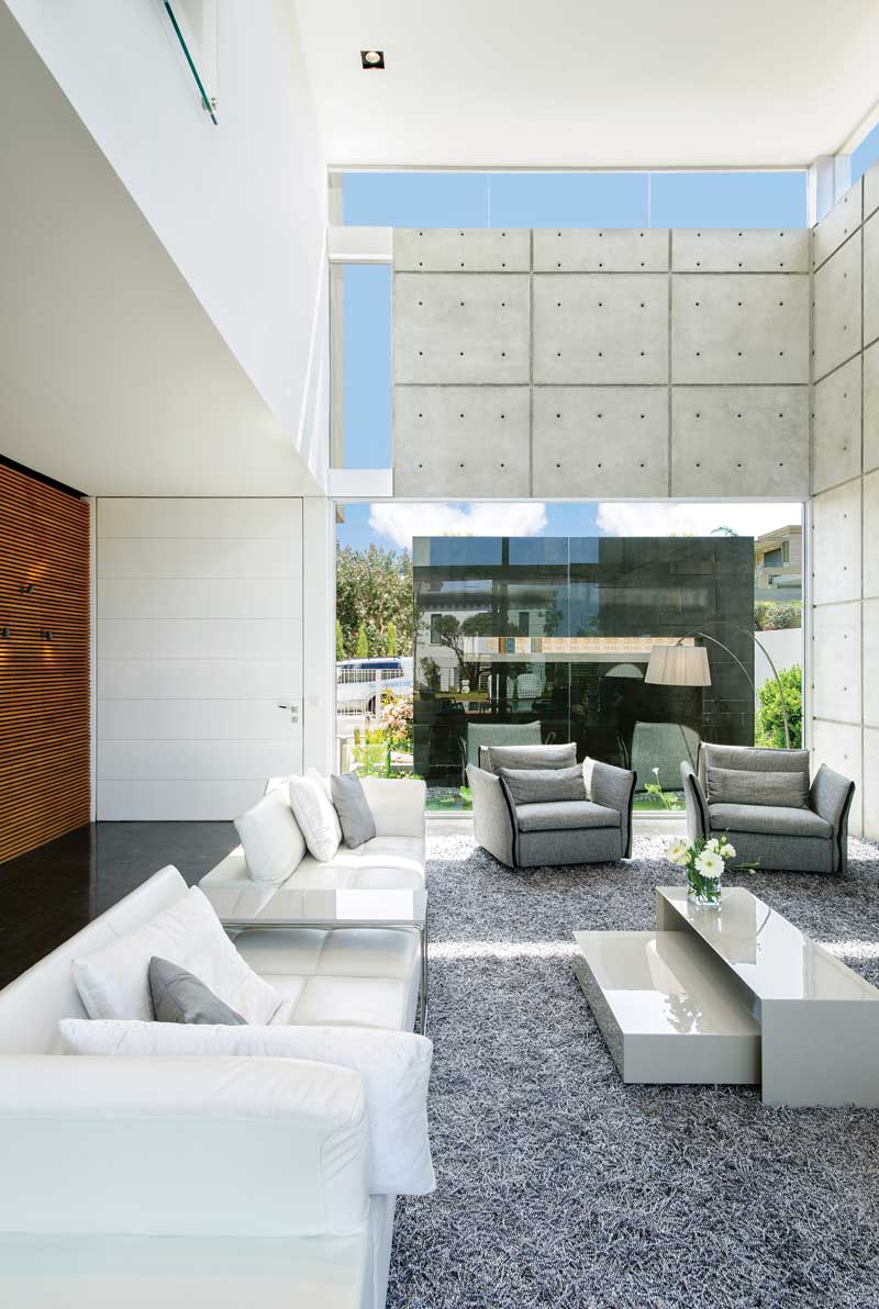 קיר מפל בסלון